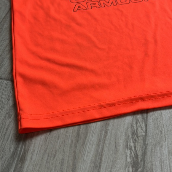 • Orange under Armour heat gear shirt, 5 • - Picture 3 of 6